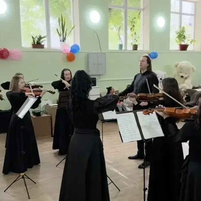 Херсонская областная филармония посетила Владимиро-Ильинский гериатрический пансионат с благотворительным визитом