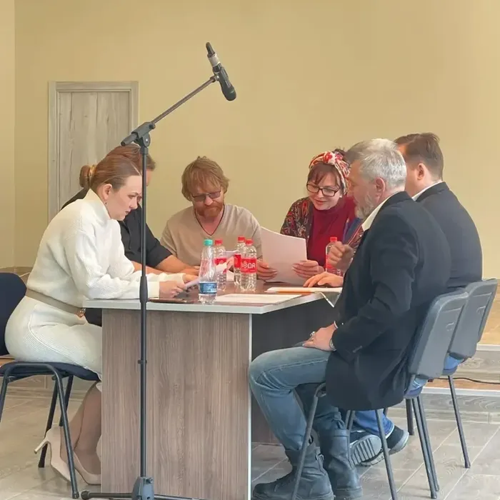 Творческая лаборатория «Театр на стульях» в Скадовском Центре культуры и досуга: Актеры «примерили» пьесу о вечных ценностях